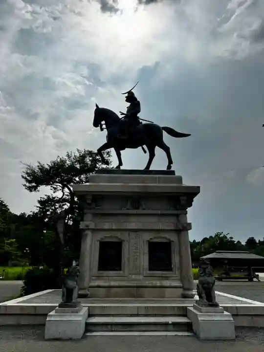 宮城縣護國神社の像