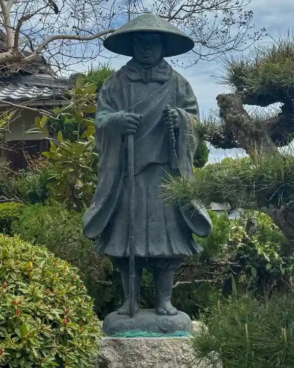円鏡寺の{uncategorized: "未分類", other: "その他", undefined: "問題あり", building: "その他建物", grave: "お墓", sacred_gate: "鳥居", guardian: "狛犬", statue: "像", buddha: "仏像", history: "歴史", nature: "自然", garden: "庭園", animal: "動物", pagoda: "塔", temizu: "手水舎", mountain_gate: "山門・神門", sanctuary: "本殿・本堂", subordinate: "末社・摂社", art: "芸術", scenery: "景色", jizo: "地蔵", ema: "絵馬", goshuin: "御朱印", omikuji: "おみくじ", items: "授与品その他", amulet: "お守り", goshuincho: "御朱印帳", eats: "食事", festival: "お祭り", votive_dance: "神楽", shichigosan: "七五三参", wedding: "結婚式", experience: "体験その他", initially: "初詣", around: "周辺", anti_infection: "感染症対策"}