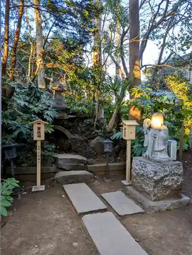 麻賀多神社の末社・摂社
