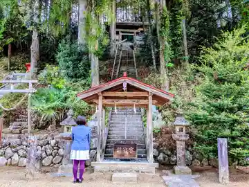 子安寺の本殿・本堂