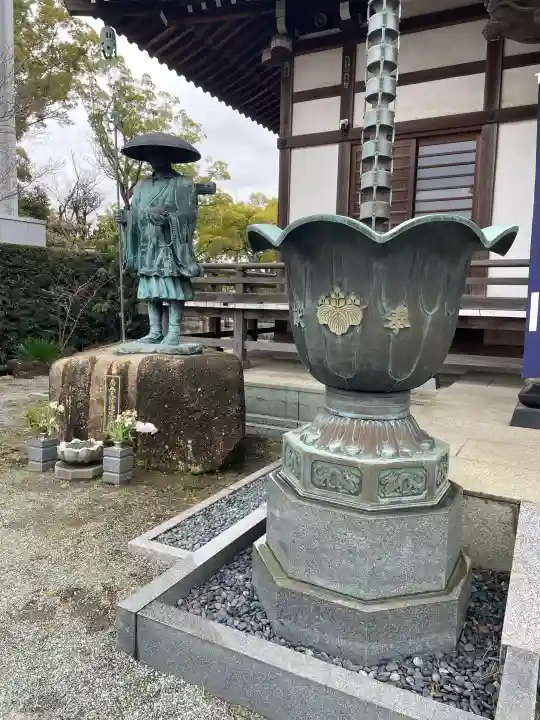西善院の{uncategorized: "未分類", other: "その他", undefined: "問題あり", building: "その他建物", grave: "お墓", sacred_gate: "鳥居", guardian: "狛犬", statue: "像", buddha: "仏像", history: "歴史", nature: "自然", garden: "庭園", animal: "動物", pagoda: "塔", temizu: "手水舎", mountain_gate: "山門・神門", sanctuary: "本殿・本堂", subordinate: "末社・摂社", art: "芸術", scenery: "景色", jizo: "地蔵", ema: "絵馬", goshuin: "御朱印", omikuji: "おみくじ", items: "授与品その他", amulet: "お守り", goshuincho: "御朱印帳", eats: "食事", festival: "お祭り", votive_dance: "神楽", shichigosan: "七五三参", wedding: "結婚式", experience: "体験その他", initially: "初詣", around: "周辺", anti_infection: "感染症対策"}