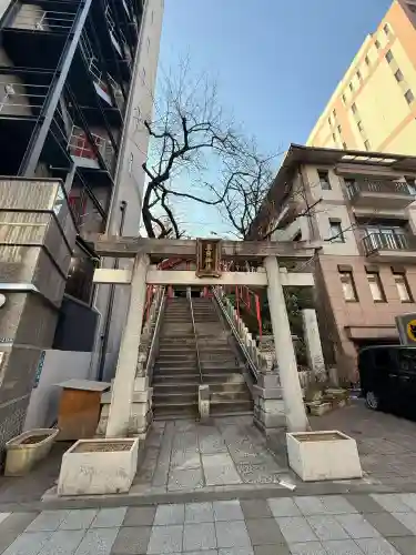 三田春日神社の{uncategorized: "未分類", other: "その他", undefined: "問題あり", building: "その他建物", grave: "お墓", sacred_gate: "鳥居", guardian: "狛犬", statue: "像", buddha: "仏像", history: "歴史", nature: "自然", garden: "庭園", animal: "動物", pagoda: "塔", temizu: "手水舎", mountain_gate: "山門・神門", sanctuary: "本殿・本堂", subordinate: "末社・摂社", art: "芸術", scenery: "景色", jizo: "地蔵", ema: "絵馬", goshuin: "御朱印", omikuji: "おみくじ", items: "授与品その他", amulet: "お守り", goshuincho: "御朱印帳", eats: "食事", festival: "お祭り", votive_dance: "神楽", shichigosan: "七五三参", wedding: "結婚式", experience: "体験その他", initially: "初詣", around: "周辺", anti_infection: "感染症対策"}