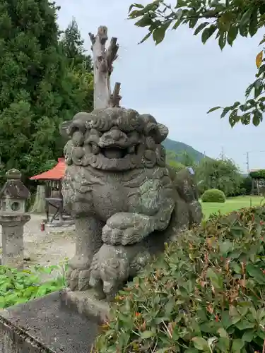 田出宇賀神社の狛犬