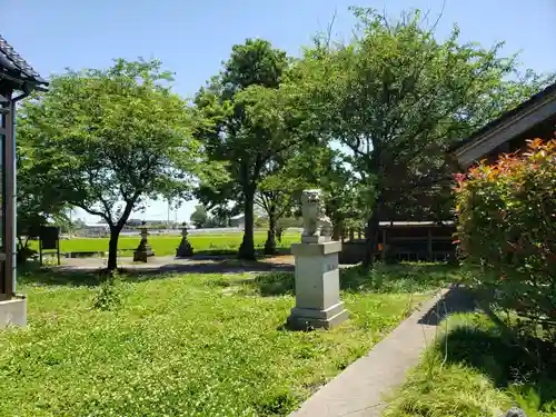 八幡神社の庭園