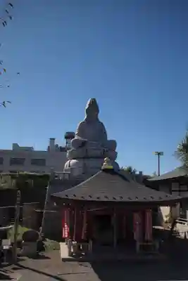 徳林寺の像