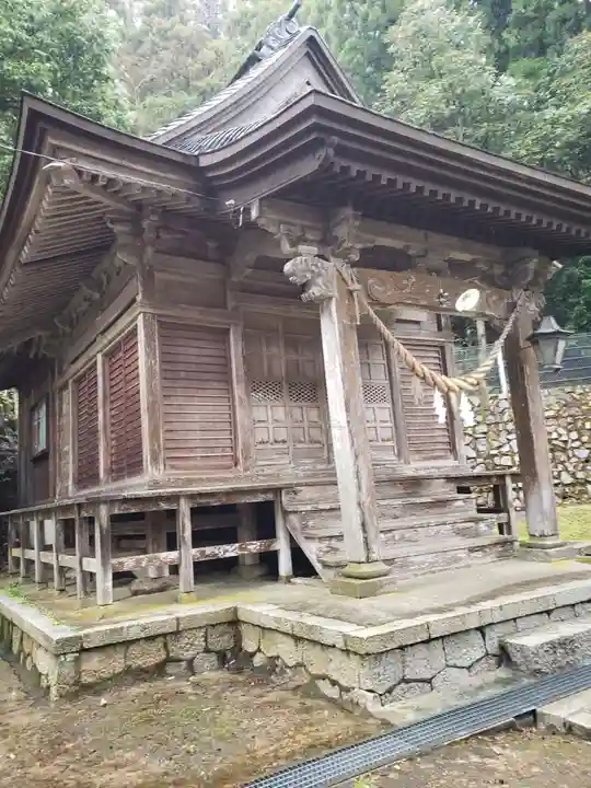 白山社の本殿・本堂