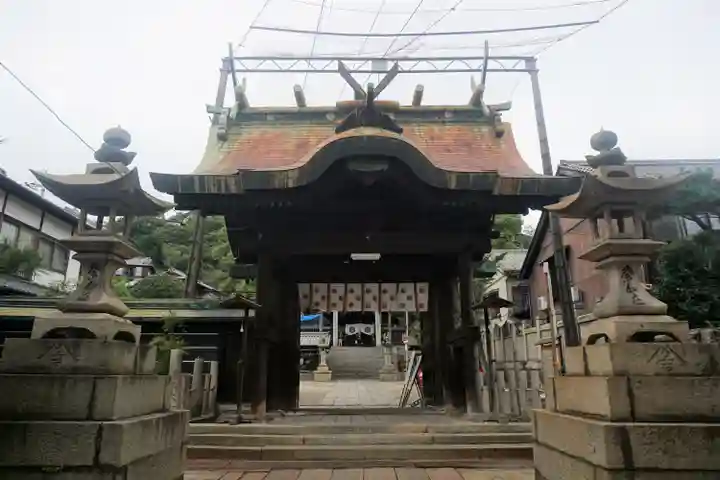 艮神社の山門・神門
