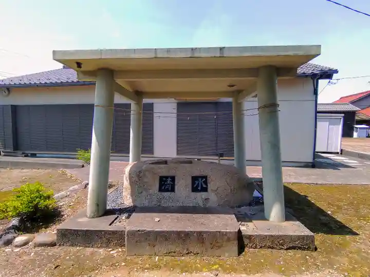 神明社(萩原町東宮重)の手水舎
