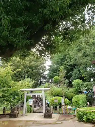 鳩森八幡神社の鳥居