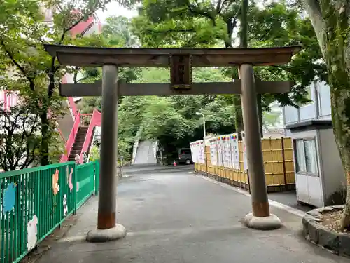 東郷神社の鳥居