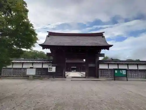 瑞龍寺の山門