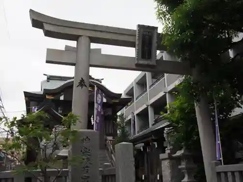 神楽坂若宮八幡神社の鳥居