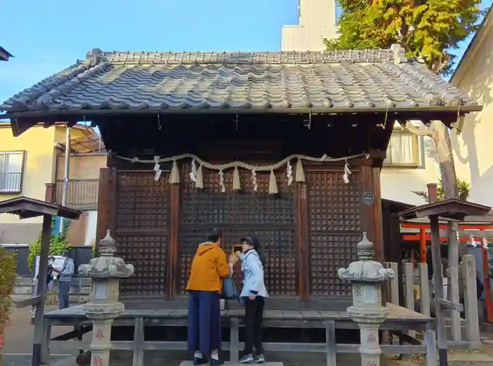 薬師神社の本殿