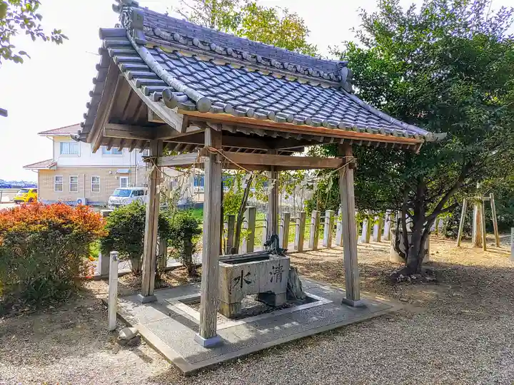 芦池神明社の手水舎