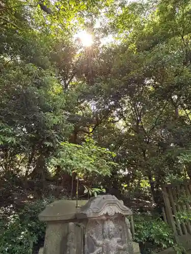 根津神社の{uncategorized: "未分類", other: "その他", undefined: "問題あり", building: "その他建物", grave: "お墓", sacred_gate: "鳥居", guardian: "狛犬", statue: "像", buddha: "仏像", history: "歴史", nature: "自然", garden: "庭園", animal: "動物", pagoda: "塔", temizu: "手水舎", mountain_gate: "山門・神門", sanctuary: "本殿・本堂", subordinate: "末社・摂社", art: "芸術", scenery: "景色", jizo: "地蔵", ema: "絵馬", goshuin: "御朱印", omikuji: "おみくじ", items: "授与品その他", amulet: "お守り", goshuincho: "御朱印帳", eats: "食事", festival: "お祭り", votive_dance: "神楽", shichigosan: "七五三参", wedding: "結婚式", experience: "体験その他", initially: "初詣", around: "周辺", anti_infection: "感染症対策"}