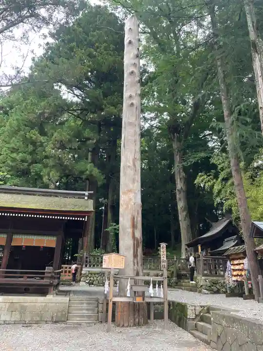 諏訪大社下社秋宮(長野県)
