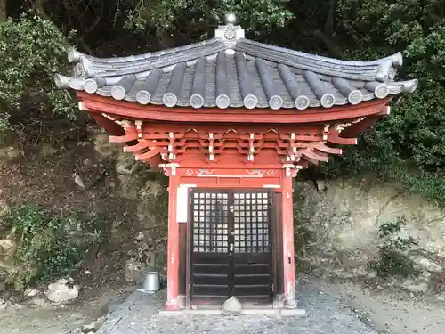 医王寺の本殿・本堂
