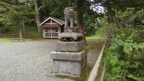 義經神社の狛犬