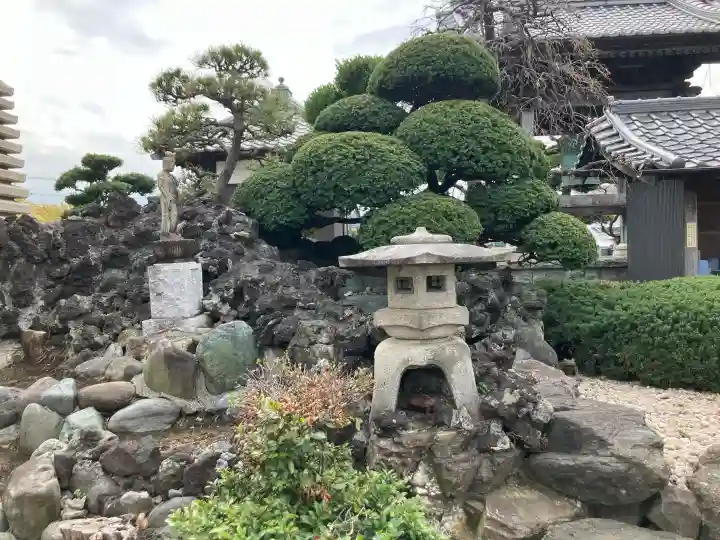 中田寺の{uncategorized: "未分類", other: "その他", undefined: "問題あり", building: "その他建物", grave: "お墓", sacred_gate: "鳥居", guardian: "狛犬", statue: "像", buddha: "仏像", history: "歴史", nature: "自然", garden: "庭園", animal: "動物", pagoda: "塔", temizu: "手水舎", mountain_gate: "山門・神門", sanctuary: "本殿・本堂", subordinate: "末社・摂社", art: "芸術", scenery: "景色", jizo: "地蔵", ema: "絵馬", goshuin: "御朱印", omikuji: "おみくじ", items: "授与品その他", amulet: "お守り", goshuincho: "御朱印帳", eats: "食事", festival: "お祭り", votive_dance: "神楽", shichigosan: "七五三参", wedding: "結婚式", experience: "体験その他", initially: "初詣", around: "周辺", anti_infection: "感染症対策"}