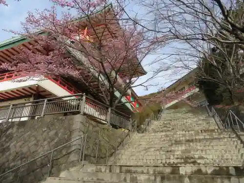 身代り不動尊(大明王院)の建物その他