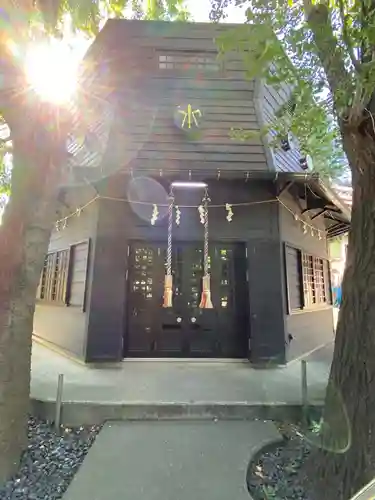 金山神社(若宮八幡宮境内社)の本殿・本堂