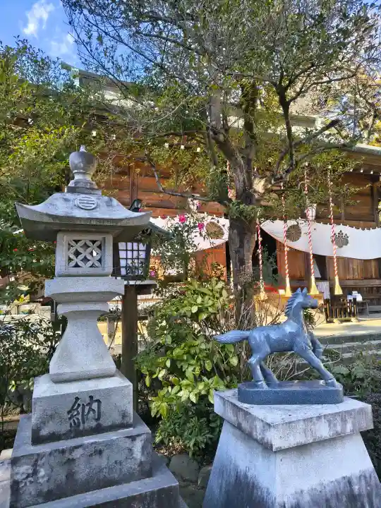 比々多神社の{uncategorized: "未分類", other: "その他", undefined: "問題あり", building: "その他建物", grave: "お墓", sacred_gate: "鳥居", guardian: "狛犬", statue: "像", buddha: "仏像", history: "歴史", nature: "自然", garden: "庭園", animal: "動物", pagoda: "塔", temizu: "手水舎", mountain_gate: "山門・神門", sanctuary: "本殿・本堂", subordinate: "末社・摂社", art: "芸術", scenery: "景色", jizo: "地蔵", ema: "絵馬", goshuin: "御朱印", omikuji: "おみくじ", items: "授与品その他", amulet: "お守り", goshuincho: "御朱印帳", eats: "食事", festival: "お祭り", votive_dance: "神楽", shichigosan: "七五三参", wedding: "結婚式", experience: "体験その他", initially: "初詣", around: "周辺", anti_infection: "感染症対策"}