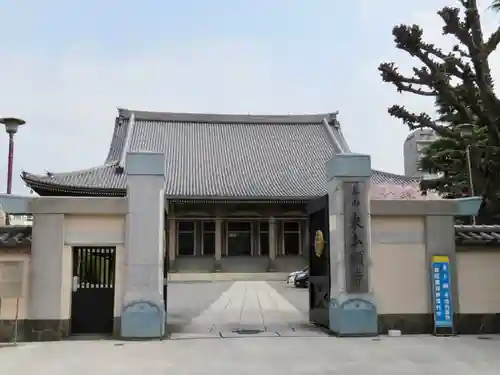 東本願寺の山門