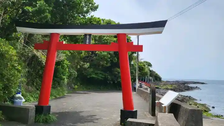 射楯兵主神社の{uncategorized: "未分類", other: "その他", undefined: "問題あり", building: "その他建物", grave: "お墓", sacred_gate: "鳥居", guardian: "狛犬", statue: "像", buddha: "仏像", history: "歴史", nature: "自然", garden: "庭園", animal: "動物", pagoda: "塔", temizu: "手水舎", mountain_gate: "山門・神門", sanctuary: "本殿・本堂", subordinate: "末社・摂社", art: "芸術", scenery: "景色", jizo: "地蔵", ema: "絵馬", goshuin: "御朱印", omikuji: "おみくじ", items: "授与品その他", amulet: "お守り", goshuincho: "御朱印帳", eats: "食事", festival: "お祭り", votive_dance: "神楽", shichigosan: "七五三参", wedding: "結婚式", experience: "体験その他", initially: "初詣", around: "周辺", anti_infection: "感染症対策"}