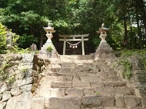 巓神社の鳥居