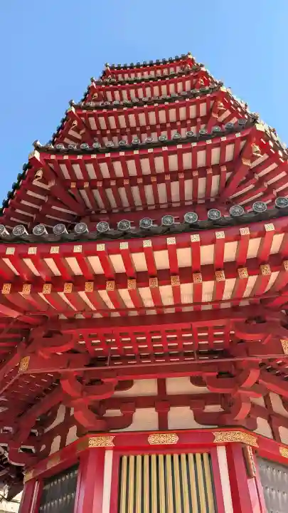 川崎大師(平間寺)の{uncategorized: "未分類", other: "その他", undefined: "問題あり", building: "その他建物", grave: "お墓", sacred_gate: "鳥居", guardian: "狛犬", statue: "像", buddha: "仏像", history: "歴史", nature: "自然", garden: "庭園", animal: "動物", pagoda: "塔", temizu: "手水舎", mountain_gate: "山門・神門", sanctuary: "本殿・本堂", subordinate: "末社・摂社", art: "芸術", scenery: "景色", jizo: "地蔵", ema: "絵馬", goshuin: "御朱印", omikuji: "おみくじ", items: "授与品その他", amulet: "お守り", goshuincho: "御朱印帳", eats: "食事", festival: "お祭り", votive_dance: "神楽", shichigosan: "七五三参", wedding: "結婚式", experience: "体験その他", initially: "初詣", around: "周辺", anti_infection: "感染症対策"}