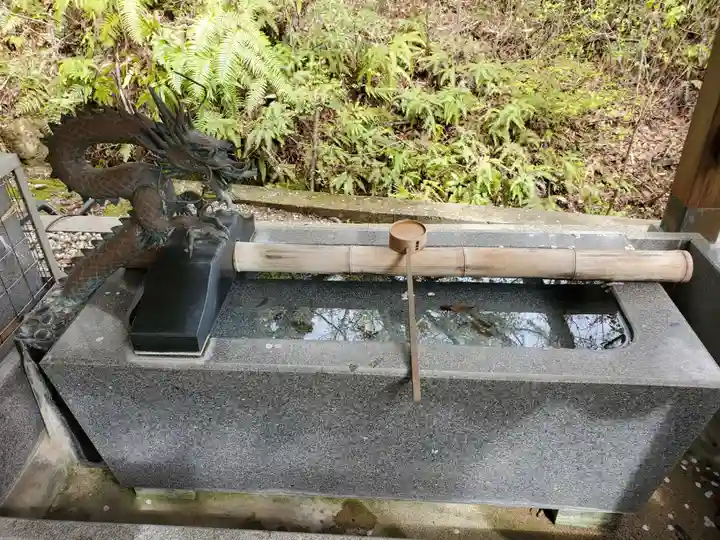 高御位神宮の手水舎