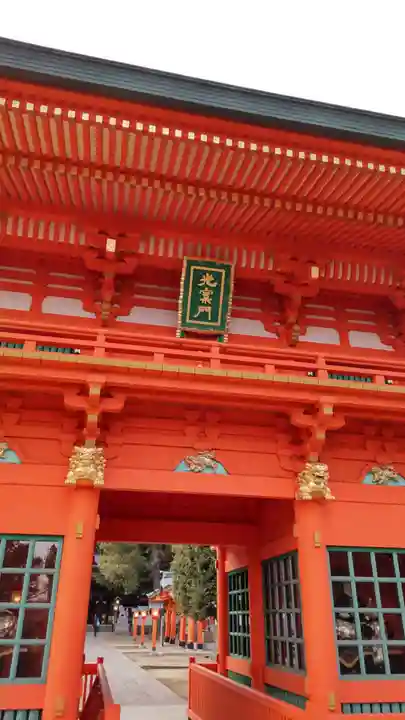 穴八幡宮の山門・神門