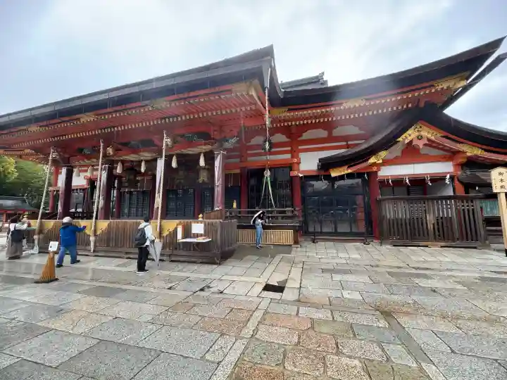 八坂神社(祇園さん)の{uncategorized: "未分類", other: "その他", undefined: "問題あり", building: "その他建物", grave: "お墓", sacred_gate: "鳥居", guardian: "狛犬", statue: "像", buddha: "仏像", history: "歴史", nature: "自然", garden: "庭園", animal: "動物", pagoda: "塔", temizu: "手水舎", mountain_gate: "山門・神門", sanctuary: "本殿・本堂", subordinate: "末社・摂社", art: "芸術", scenery: "景色", jizo: "地蔵", ema: "絵馬", goshuin: "御朱印", omikuji: "おみくじ", items: "授与品その他", amulet: "お守り", goshuincho: "御朱印帳", eats: "食事", festival: "お祭り", votive_dance: "神楽", shichigosan: "七五三参", wedding: "結婚式", experience: "体験その他", initially: "初詣", around: "周辺", anti_infection: "感染症対策"}