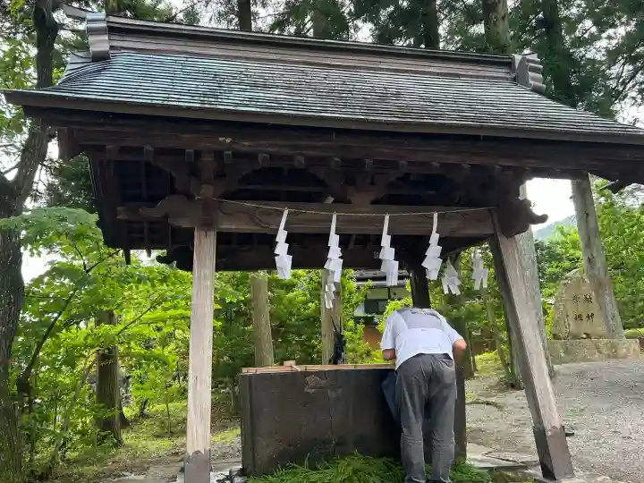 諏訪大社上社前宮(長野県)