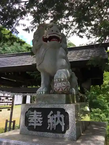 夕張神社の狛犬