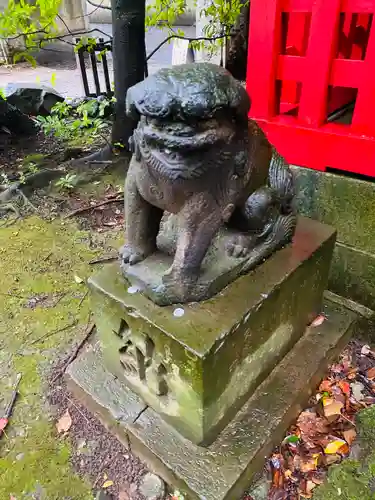 四合稲荷神社の狛犬