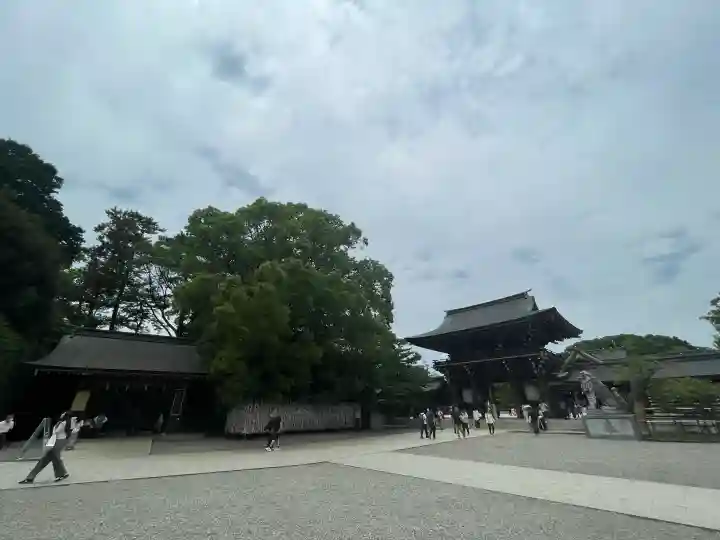 寒川神社の{uncategorized: "未分類", other: "その他", undefined: "問題あり", building: "その他建物", grave: "お墓", sacred_gate: "鳥居", guardian: "狛犬", statue: "像", buddha: "仏像", history: "歴史", nature: "自然", garden: "庭園", animal: "動物", pagoda: "塔", temizu: "手水舎", mountain_gate: "山門・神門", sanctuary: "本殿・本堂", subordinate: "末社・摂社", art: "芸術", scenery: "景色", jizo: "地蔵", ema: "絵馬", goshuin: "御朱印", omikuji: "おみくじ", items: "授与品その他", amulet: "お守り", goshuincho: "御朱印帳", eats: "食事", festival: "お祭り", votive_dance: "神楽", shichigosan: "七五三参", wedding: "結婚式", experience: "体験その他", initially: "初詣", around: "周辺", anti_infection: "感染症対策"}
