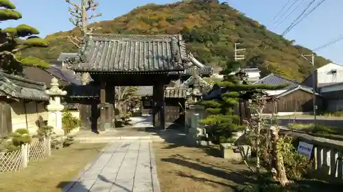 如来寺の山門