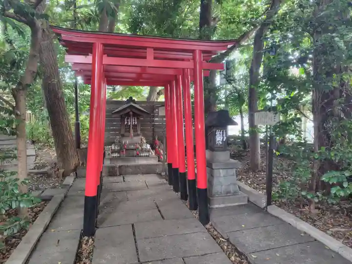 鎮守氷川神社の鳥居