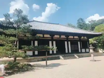 秋篠寺の本殿・本堂