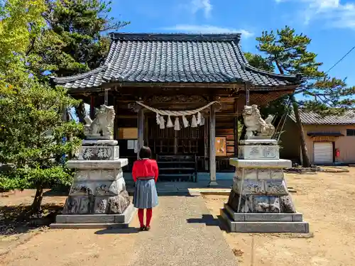 石塚神社の本殿