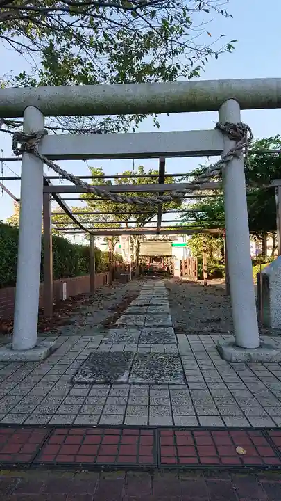 守鐵社の鳥居