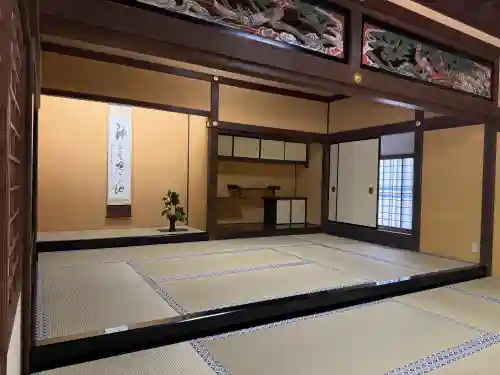 橿原神宮の{uncategorized: "未分類", other: "その他", undefined: "問題あり", building: "その他建物", grave: "お墓", sacred_gate: "鳥居", guardian: "狛犬", statue: "像", buddha: "仏像", history: "歴史", nature: "自然", garden: "庭園", animal: "動物", pagoda: "塔", temizu: "手水舎", mountain_gate: "山門・神門", sanctuary: "本殿・本堂", subordinate: "末社・摂社", art: "芸術", scenery: "景色", jizo: "地蔵", ema: "絵馬", goshuin: "御朱印", omikuji: "おみくじ", items: "授与品その他", amulet: "お守り", goshuincho: "御朱印帳", eats: "食事", festival: "お祭り", votive_dance: "神楽", shichigosan: "七五三参", wedding: "結婚式", experience: "体験その他", initially: "初詣", around: "周辺", anti_infection: "感染症対策"}