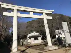 茂侶神社(三輪茂侶神社)の鳥居