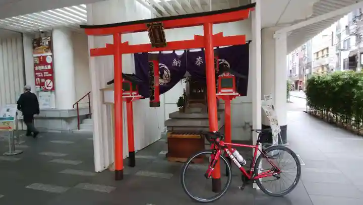 歌舞伎稲荷神社の鳥居