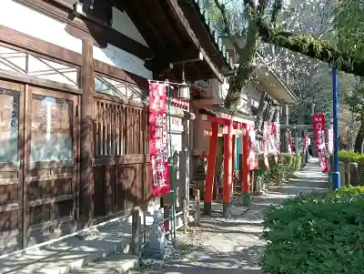 花園稲荷神社の{uncategorized: "未分類", other: "その他", undefined: "問題あり", building: "その他建物", grave: "お墓", sacred_gate: "鳥居", guardian: "狛犬", statue: "像", buddha: "仏像", history: "歴史", nature: "自然", garden: "庭園", animal: "動物", pagoda: "塔", temizu: "手水舎", mountain_gate: "山門・神門", sanctuary: "本殿・本堂", subordinate: "末社・摂社", art: "芸術", scenery: "景色", jizo: "地蔵", ema: "絵馬", goshuin: "御朱印", omikuji: "おみくじ", items: "授与品その他", amulet: "お守り", goshuincho: "御朱印帳", eats: "食事", festival: "お祭り", votive_dance: "神楽", shichigosan: "七五三参", wedding: "結婚式", experience: "体験その他", initially: "初詣", around: "周辺", anti_infection: "感染症対策"}