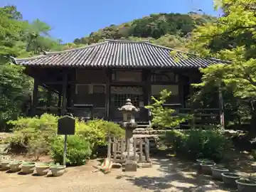 栄山寺の本殿・本堂