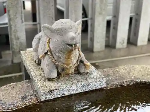 羊神社の手水舎