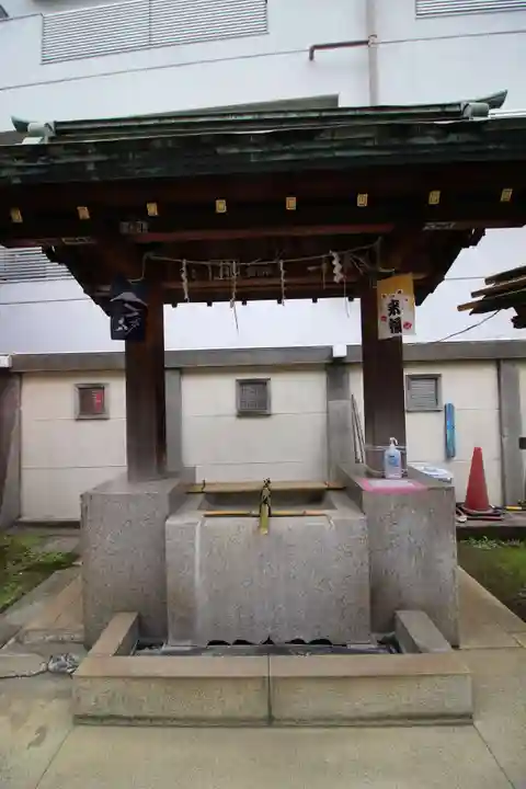 吉原神社の手水舎