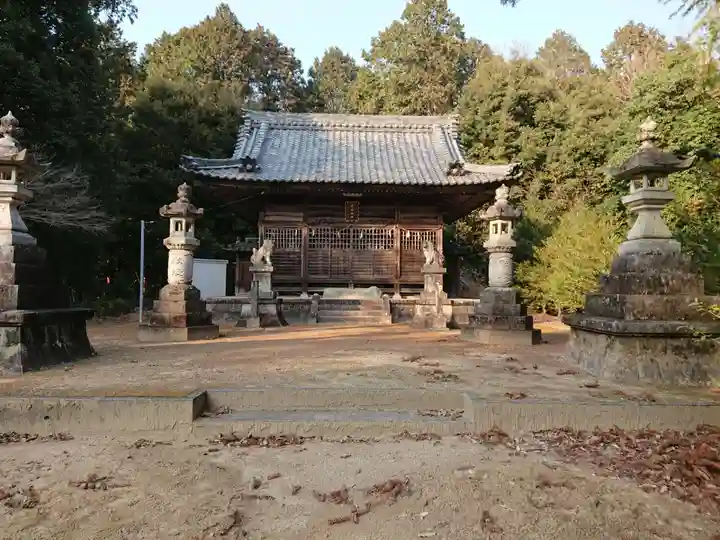 桑原神社の本殿・本堂